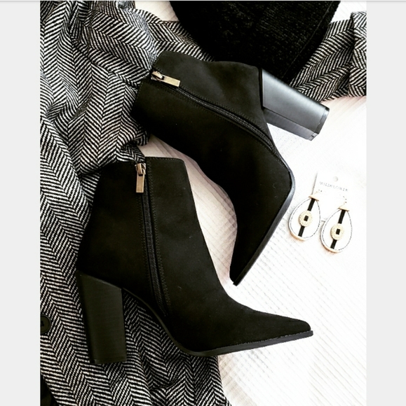 Shoes - 🆕️Apple Picking Collection// Black bootie